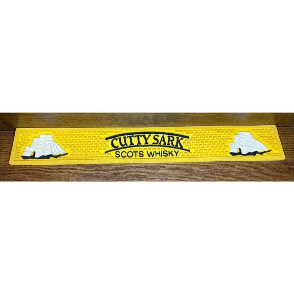 Vintage Cutty Sark Scot Whiskey Rubber Spill Mat Breweriana Sign Pub Tavern Bar - Picture 1 of 9